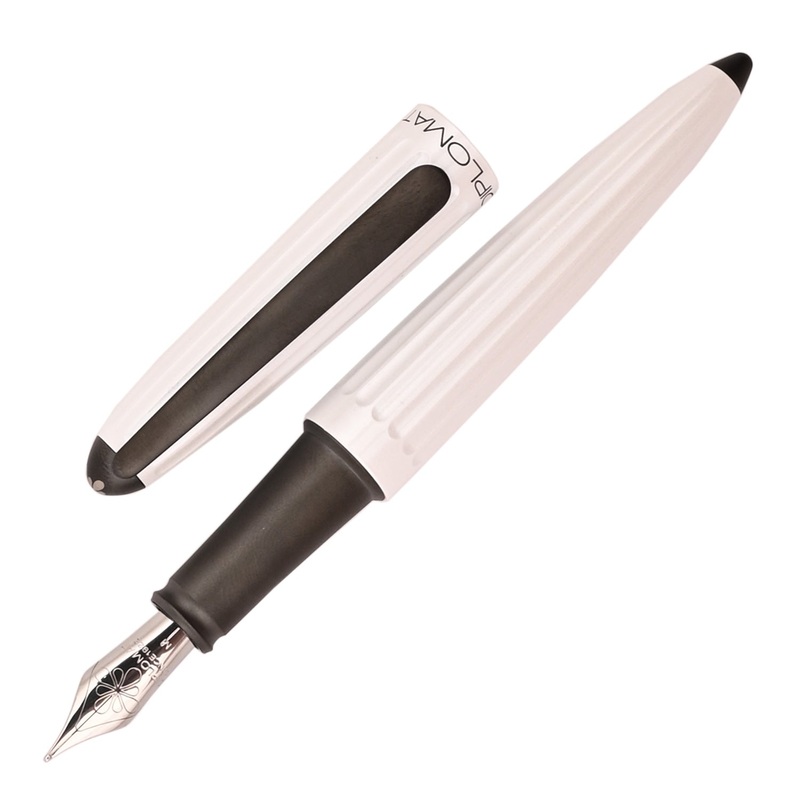 Diplomat Aero Fountain Pen – Pearly White Extra Fine