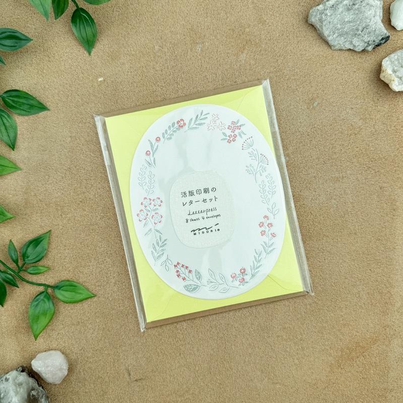 Midori Letterpress Die-Cut Stationery – Red Wreath