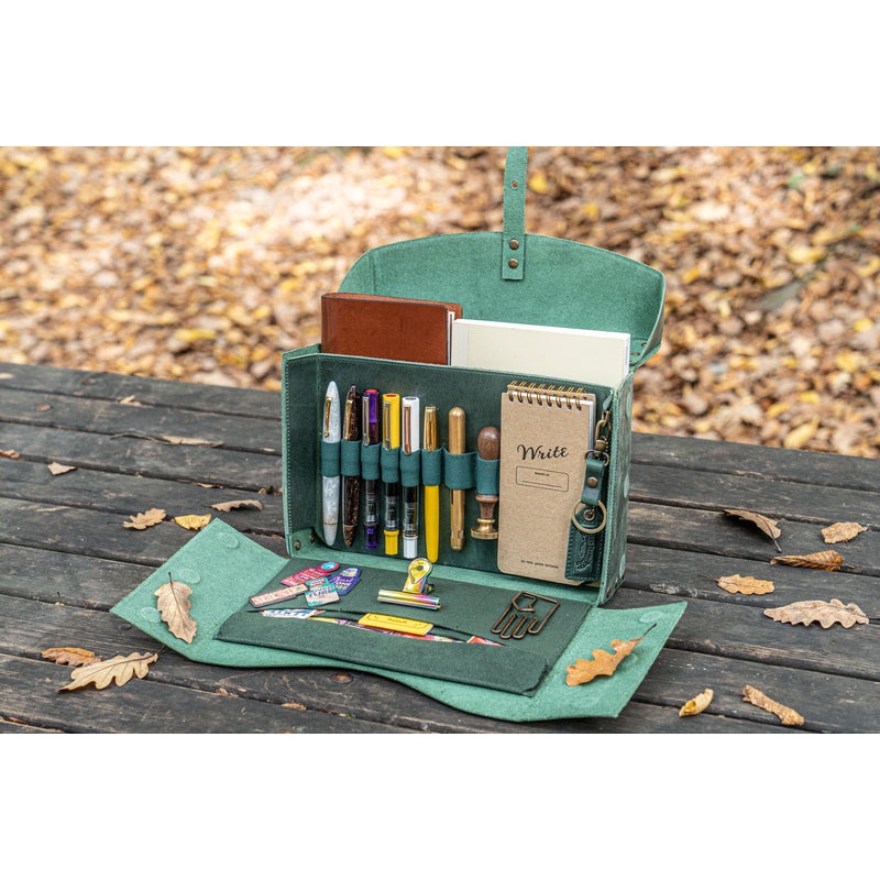 Galen Leather Writer’s Medic Bag Crazy Horse Forest Green