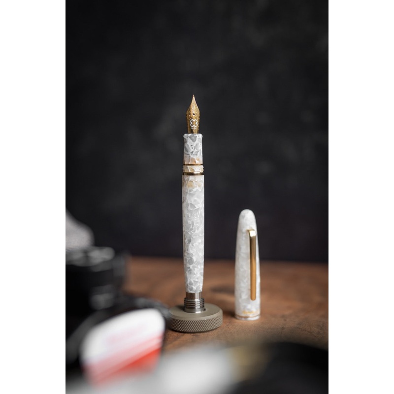 Winter White Estie Catridge/Converter Jowo #6 Steel Nib Extra Fine