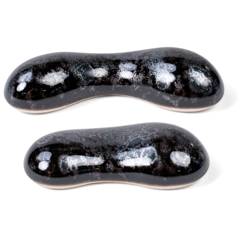 Hasami Pen Rest, Yuteki (Reactive Black) One Pen