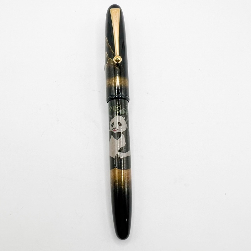 Namiki Yukari Panda Limited Edition Maki-e Fountain Pen – Broad 18kt Gold Nib