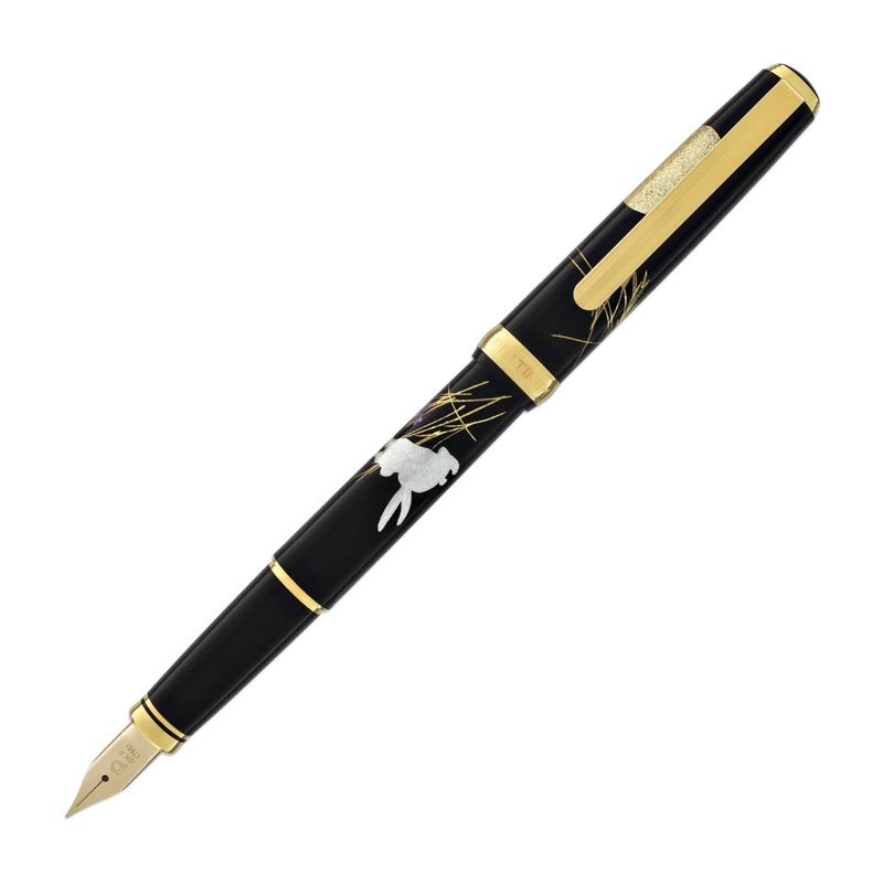 Platinum Classic Maki-e Fountain Pen in Moon and Rabbit Design – 18K Gold Medium