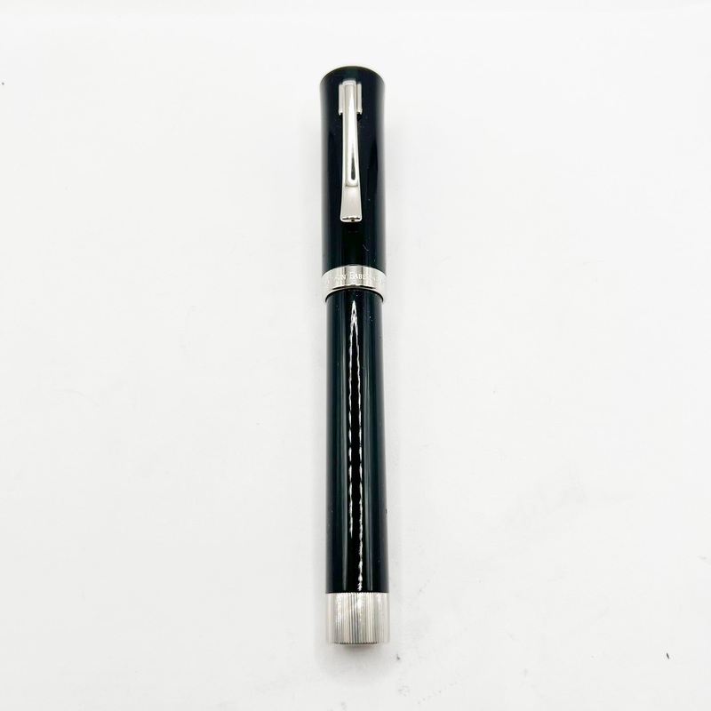 Graf von Faber Castell Smooth Black Intuition Fountain Pen  – Fine 18kt Gold Nib