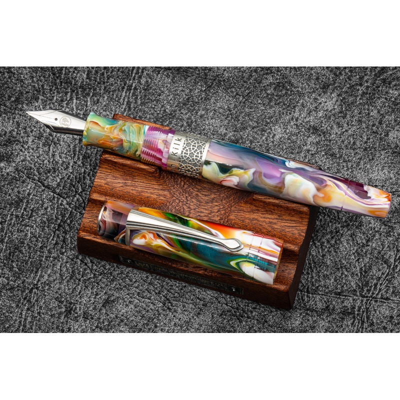 Kilk & Galen SE Celestial Fountain Pen – Primary Manipulation
