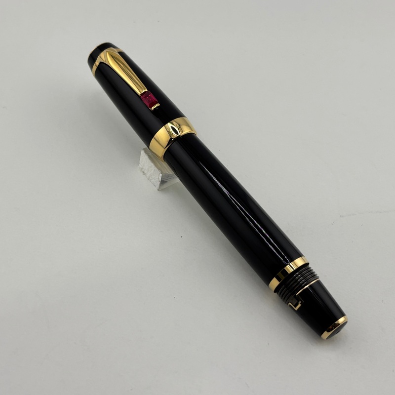 Montblanc Boheme Black Fountain Pen – Retractable Nib – Medium 14 Kt Gold Nib