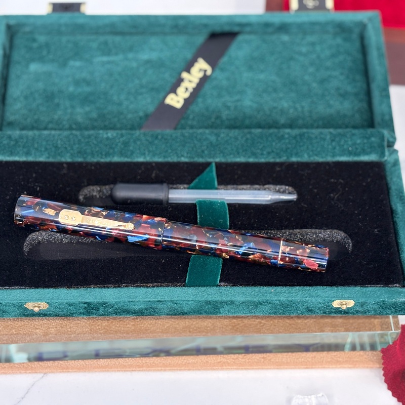 Bexley Gran Finale 1998 Tiger Eye Oversized Fountain Pen – Broad 14kt Gold Nib