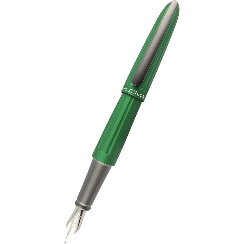 Diplomat Aero Fountain Pen – Green – Steel Nib Extra-Fine