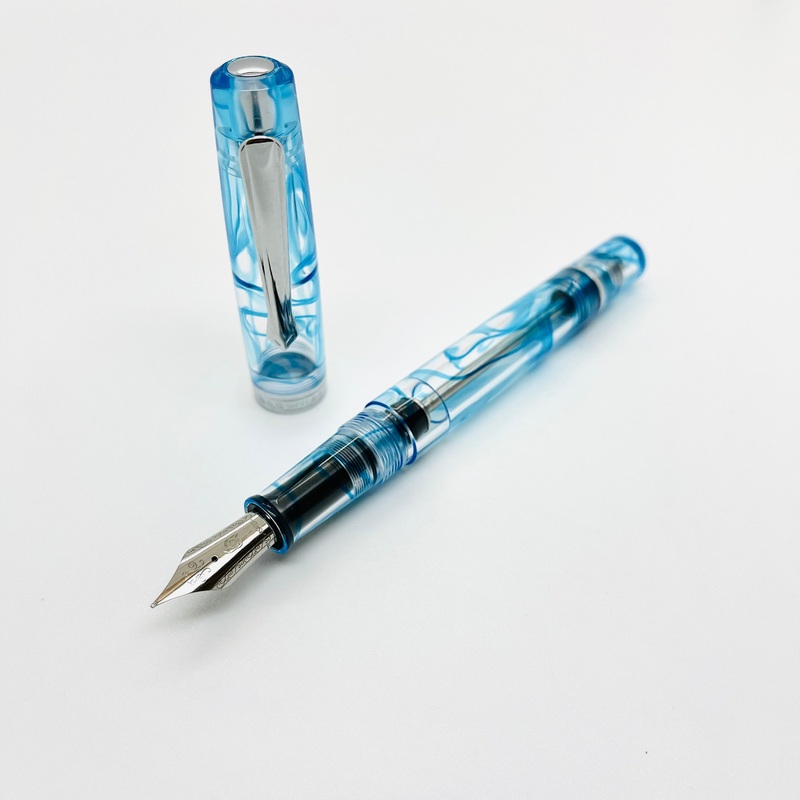 Nahvalur (Narwhal) Original Plus Fountain Pen Azureus Blue Fine
