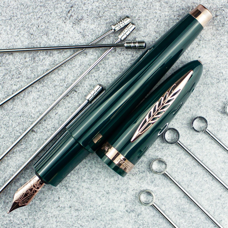 Pineider Modern Times (Tempi Moderni) British Racing Green – Rose Gold Trim, Fountain Pen Extra Fine